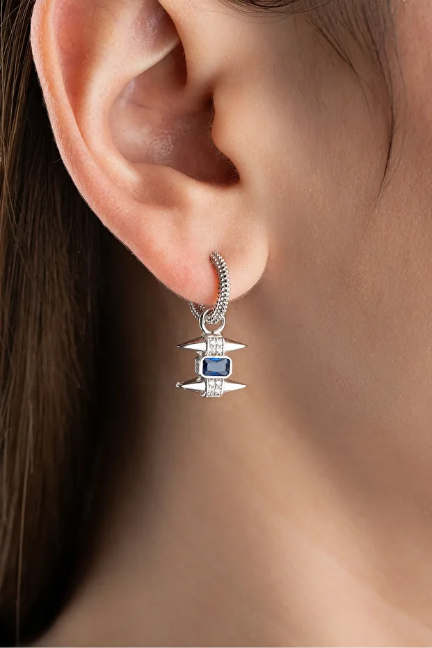 Gümüş Safir Taşlı Trend Küpe