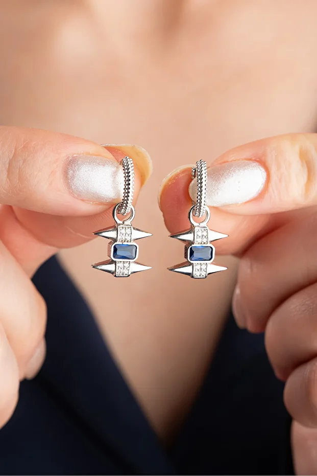 Gümüş Safir Taşlı Trend Küpe