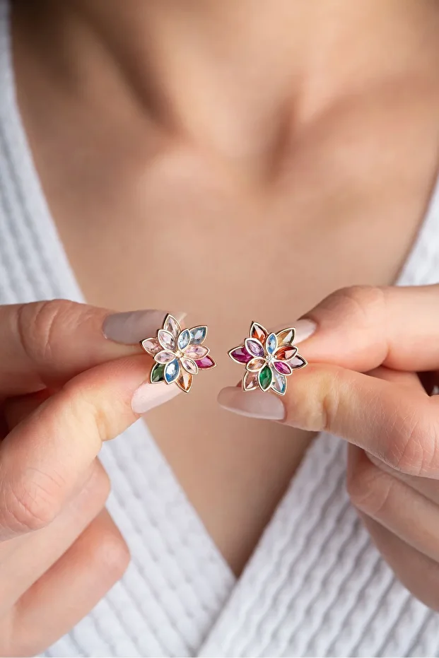 Gümüş Renkli Taşlı Lotus Küpe