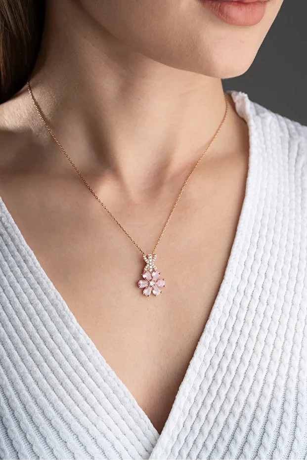 Gümüş Zirkon Taşlı Lotus Çiçeği Kolye
