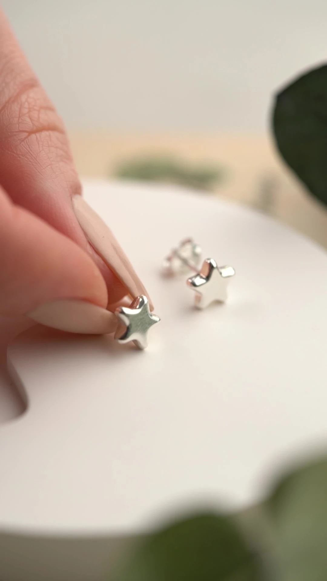 Gümüş Çivili Yıldız Küpe