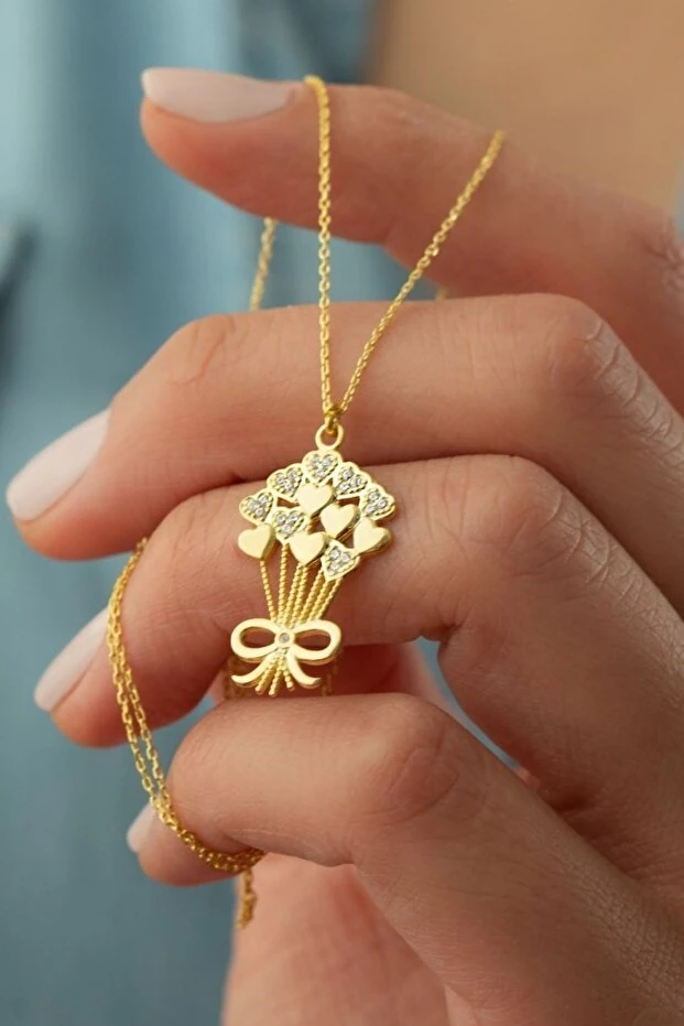 Gümüş Kalpli Buket Kolye