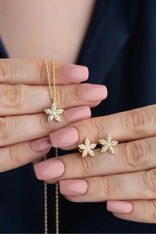 Gümüş Çiçek Model Takı Seti