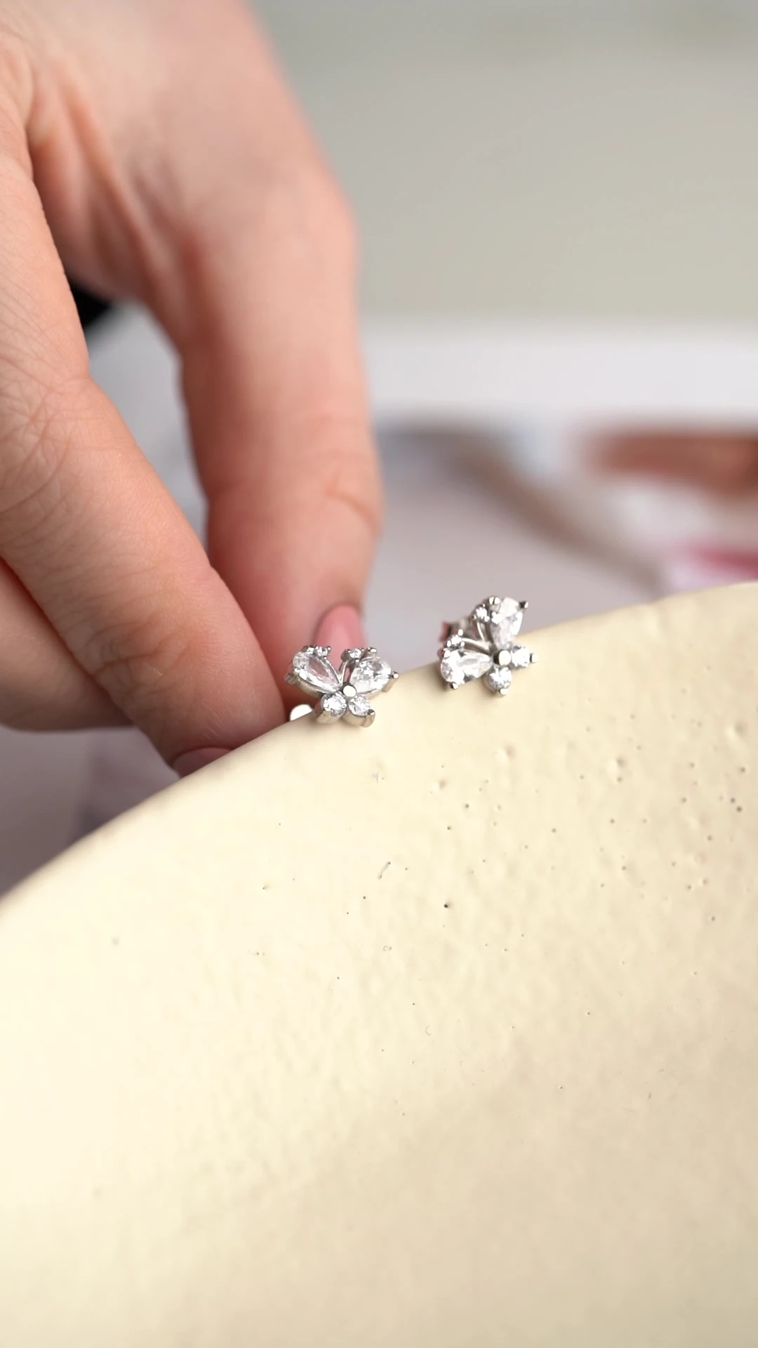 Gümüş Kelebek Küpe