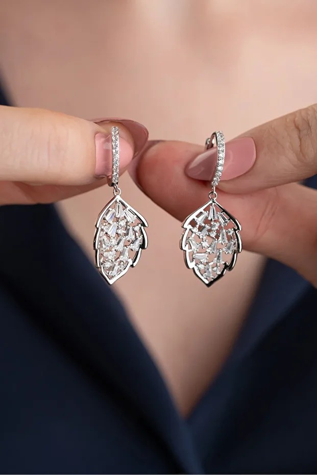 Gümüş Baget Taşlı Yaprak Model Küpe