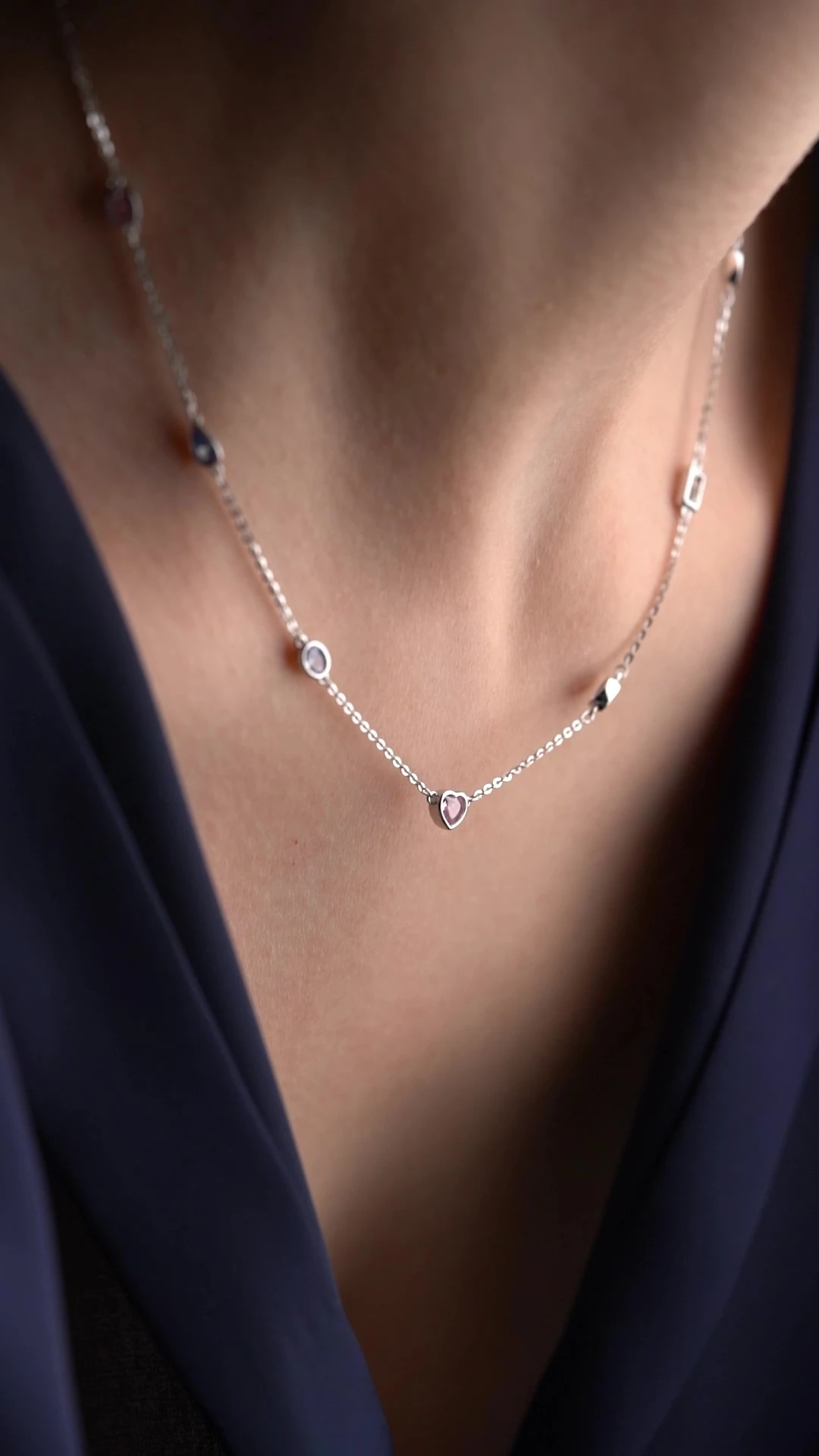 Gümüş Renkli Taşlı Tohum Model Kolye