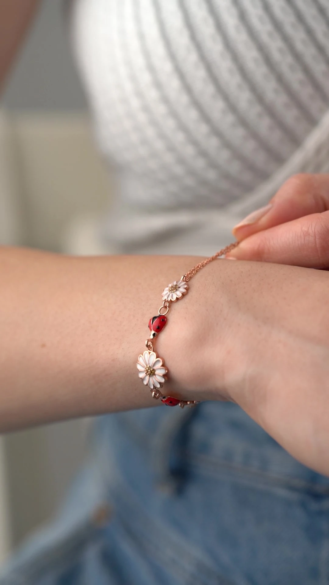 Gümüş Ugurböcekli Papatya Bileklik