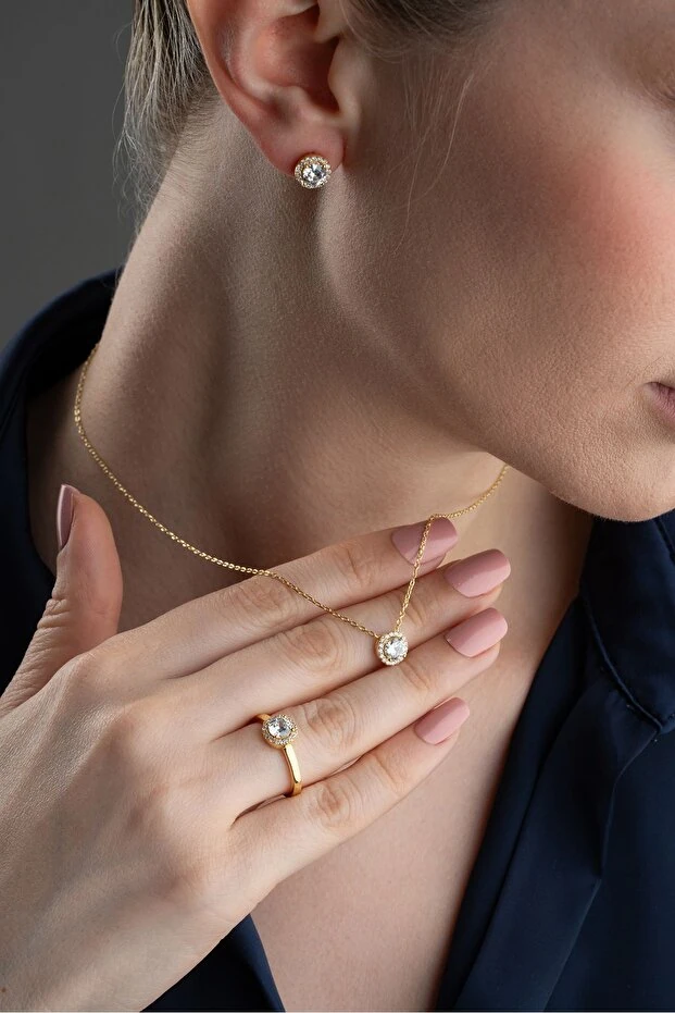 Gümüş Işıklı Kutuda Tektaş Model Takı Seti