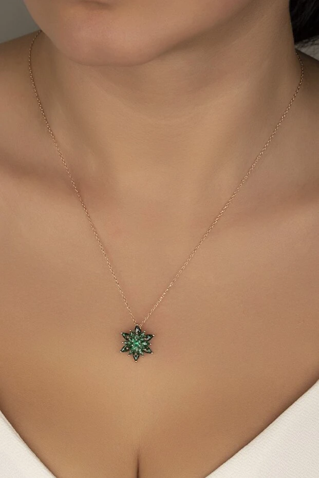 Gümüş 4 Katman Yeşil Lotus Çiçeği Kolye