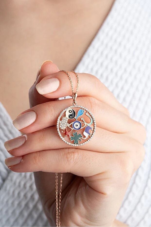 Gümüş Figürlü Şans Kolye