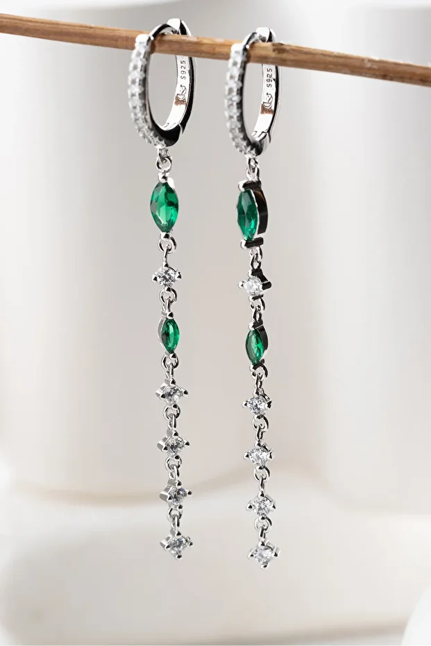 Gümüş Taşlı Sallantılı Trend Küpe