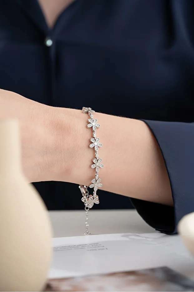 Gümüş Zirkon Taşlı Papatya Bileklik