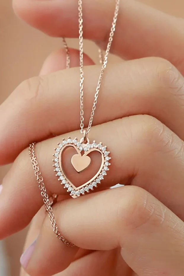 Gümüş Kalpli Kolye