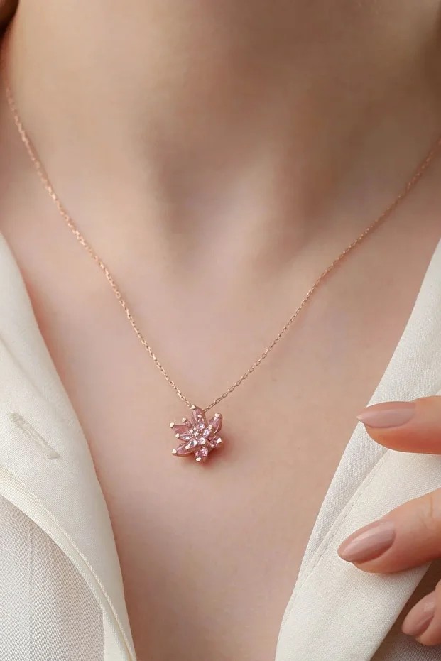 Gümüş Pembe Lotus Çiçeği Kolye