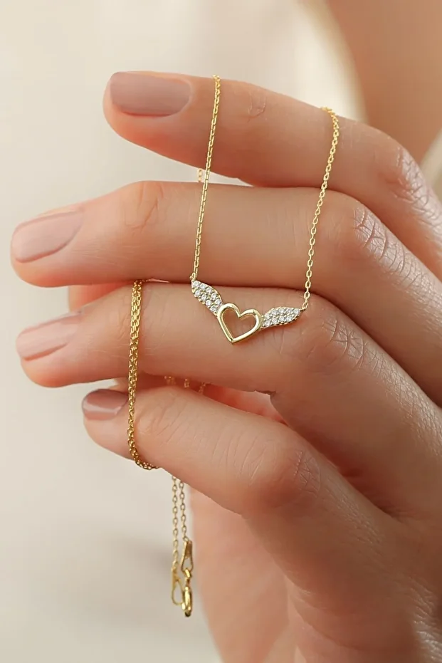 Gümüş Kanatlı Kalp Kolye