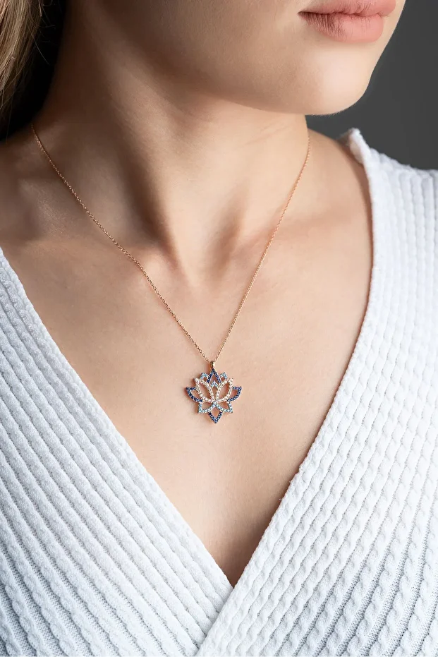 Gümüş Rose Lotus Çiçeği Kolye