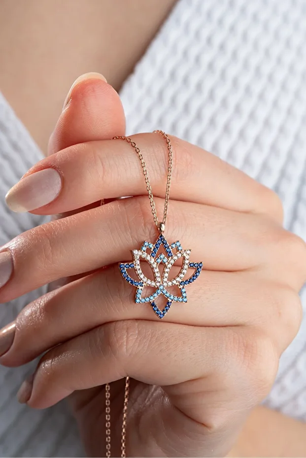 Gümüş Rose Lotus Çiçeği Kolye