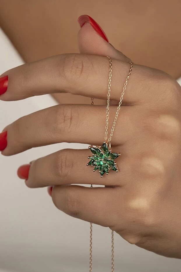 Gümüş 4 Katman Yeşil Lotus Çiçeği Kolye