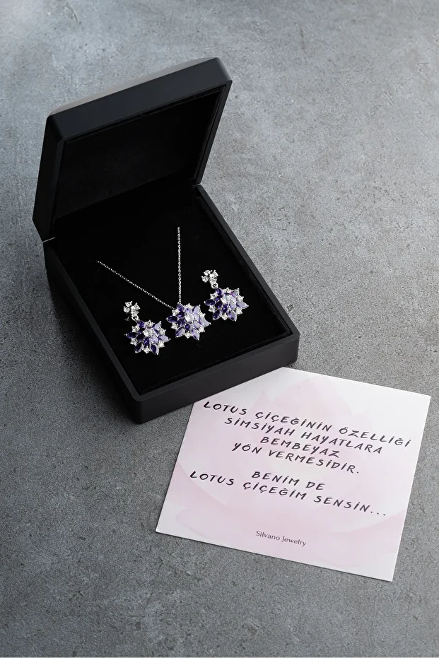 gümüş Işıklı Kutu Mor Oval Taşlı Takı (Kolye-Küpe) Seti