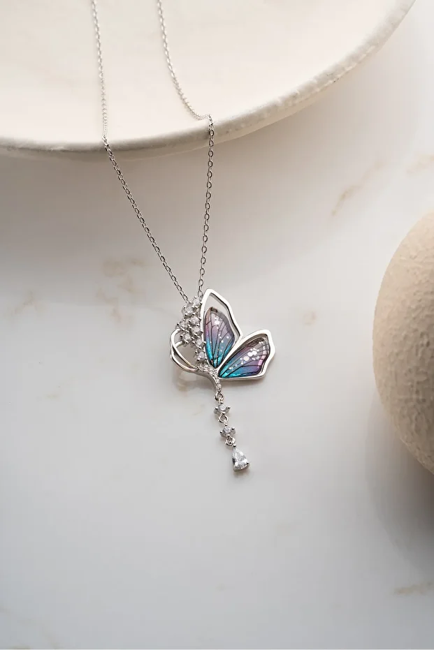 Gümüş Kelebek Kolye