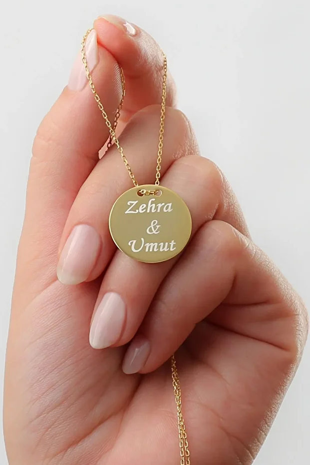 Gümüş Kişiye Özel Isimli Yuvarlak Plaka Kolye