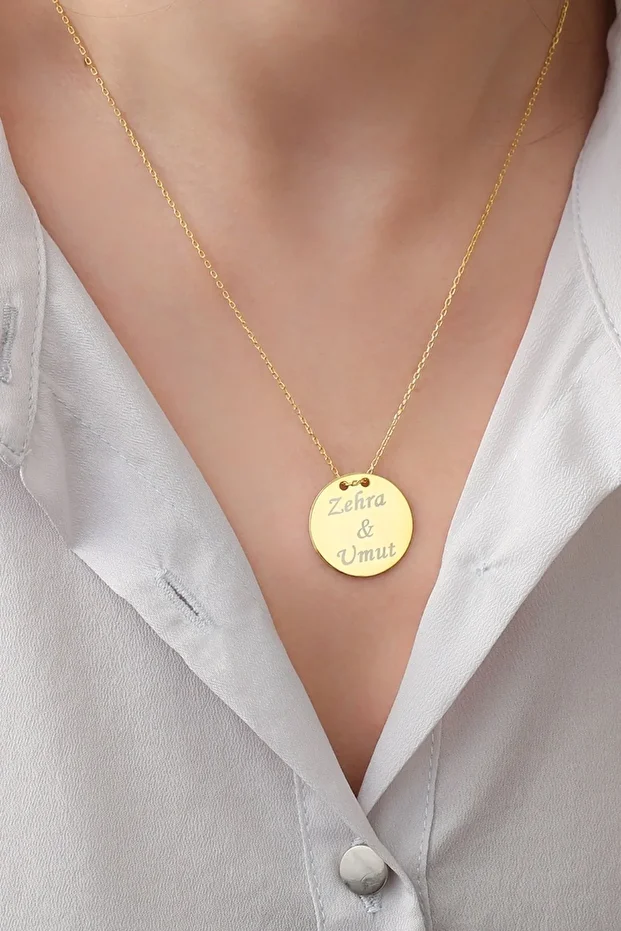 Gümüş Kişiye Özel Isimli Yuvarlak Plaka Kolye