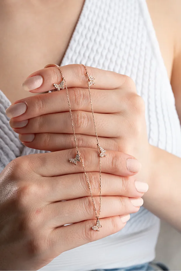 Gümüş Kelebekli Şans Kolyesi