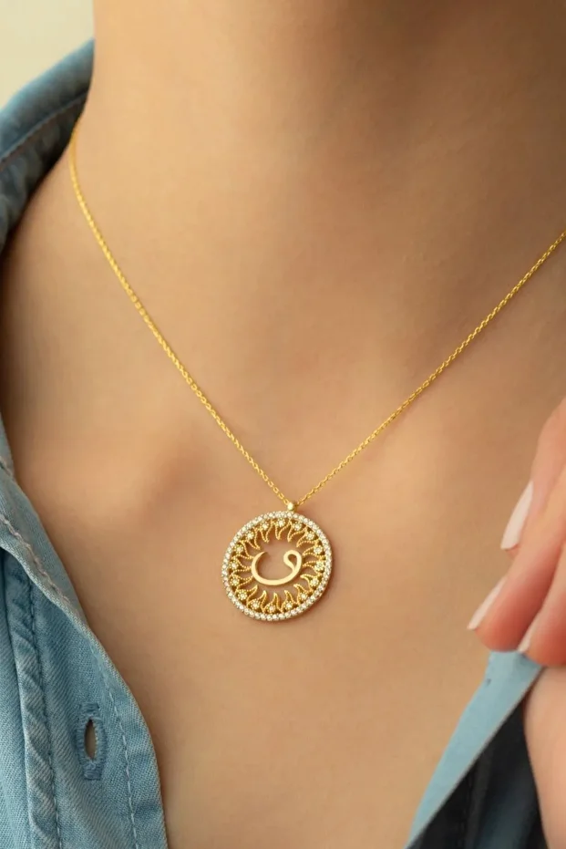 Gümüş Vav Desenli Kolye