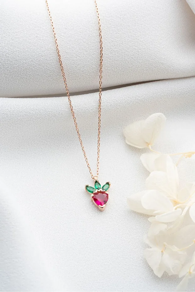Gümüş Çilek Kolye
