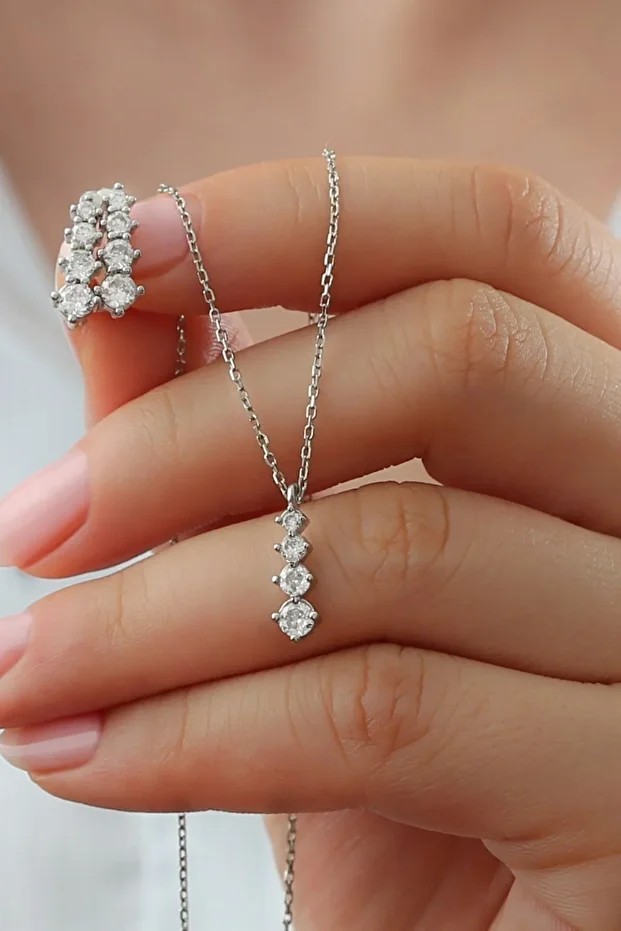 Gümüş Pırlanta Model Kolye Küpe Seti