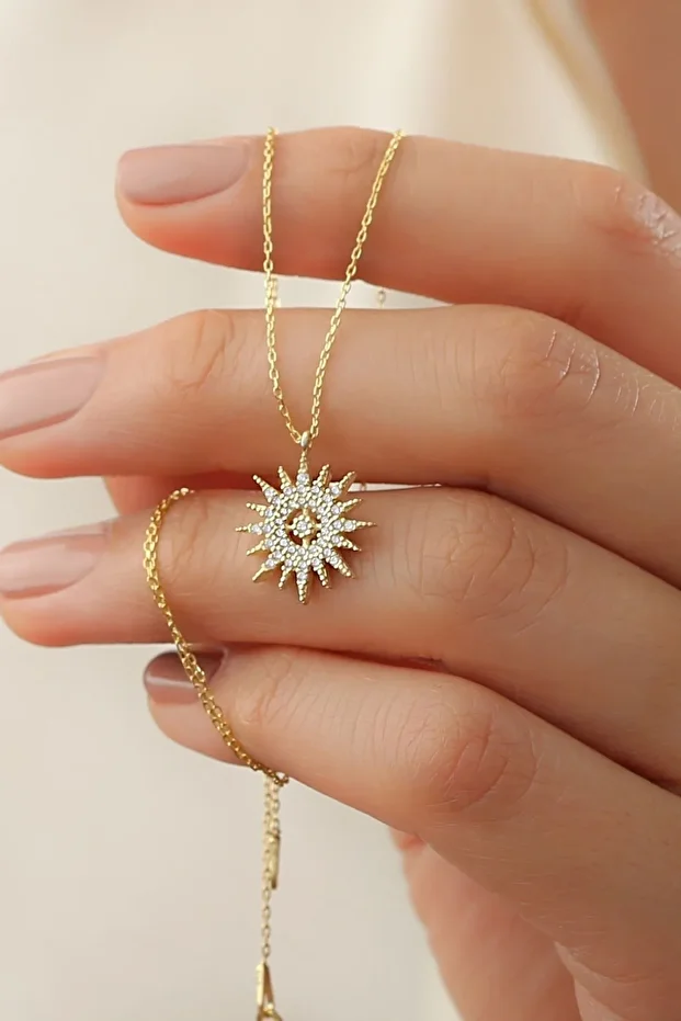 Gümüş Yıldızlı Güneş Kolye