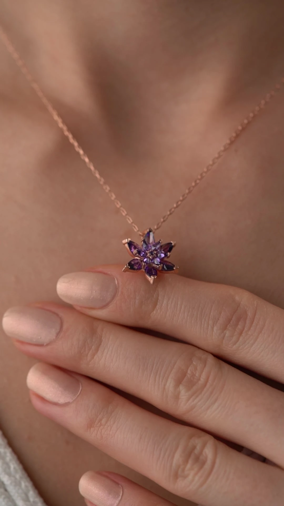 Gümüş Mor Lotus Çiçeği Kolye