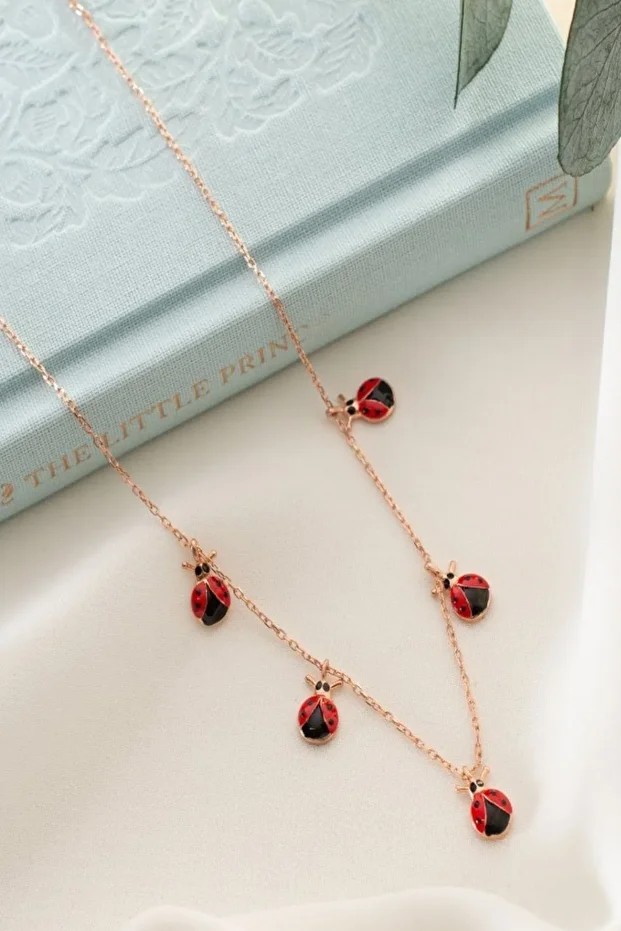 Rose Uğur Böcekli Şans Gümüş Kolye