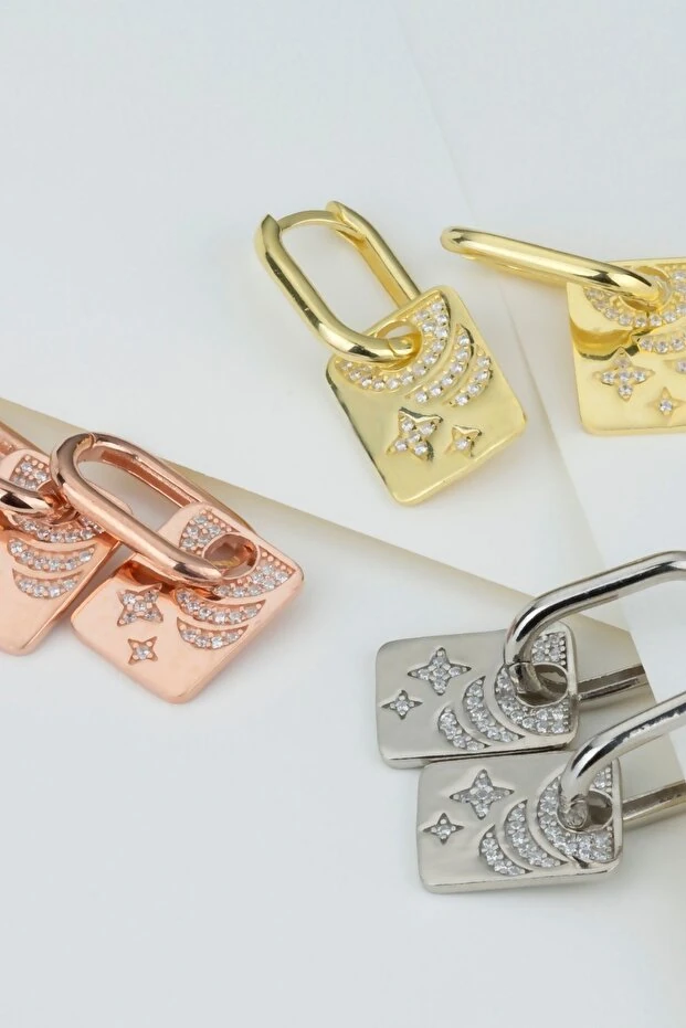 Gümüş Yıldızlı Plaka Küpe