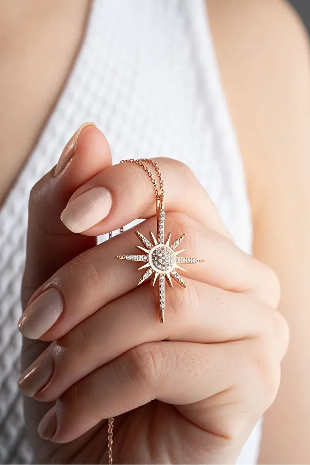 Gümüş Rose Zirkon Taşlı Kutup Yıldızı Kolye