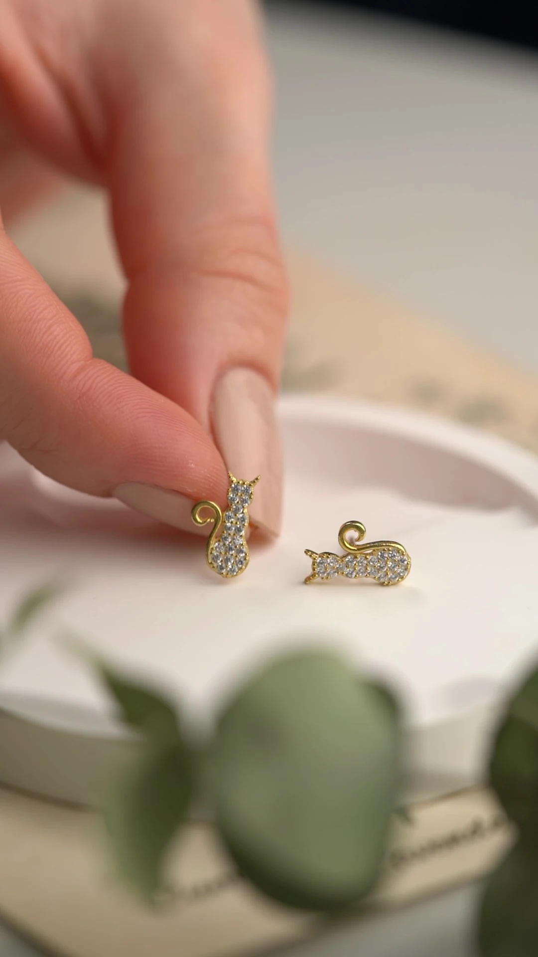 Gümüş Gold Çivili Kedi Küpe