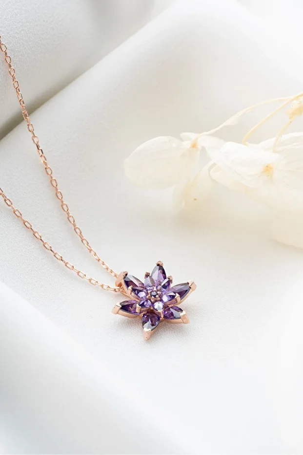 Gümüş Mor Lotus Çiçeği Kolye