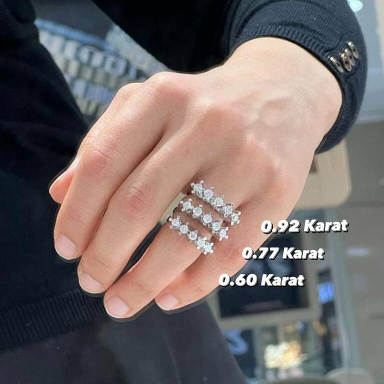 0.61 Karat Klasik Kare Montür Pırlanta Beştaş Yüzük