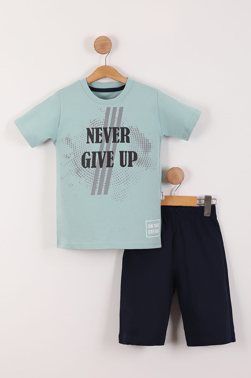NEVER GİVE UP BASKILI ERKEK ÇOCUK YAZLIK TAKIM