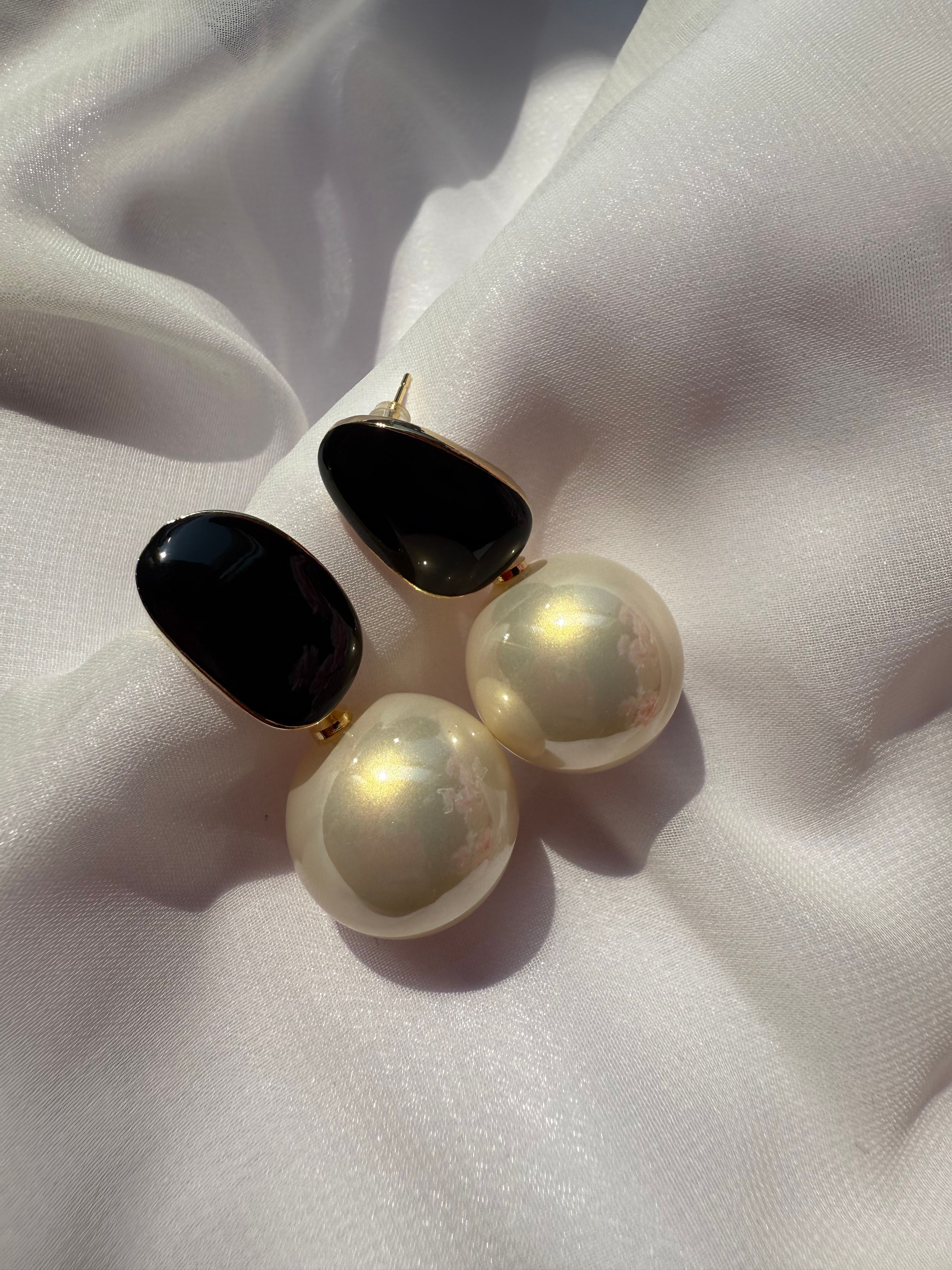 BLACK DOT KÜPE