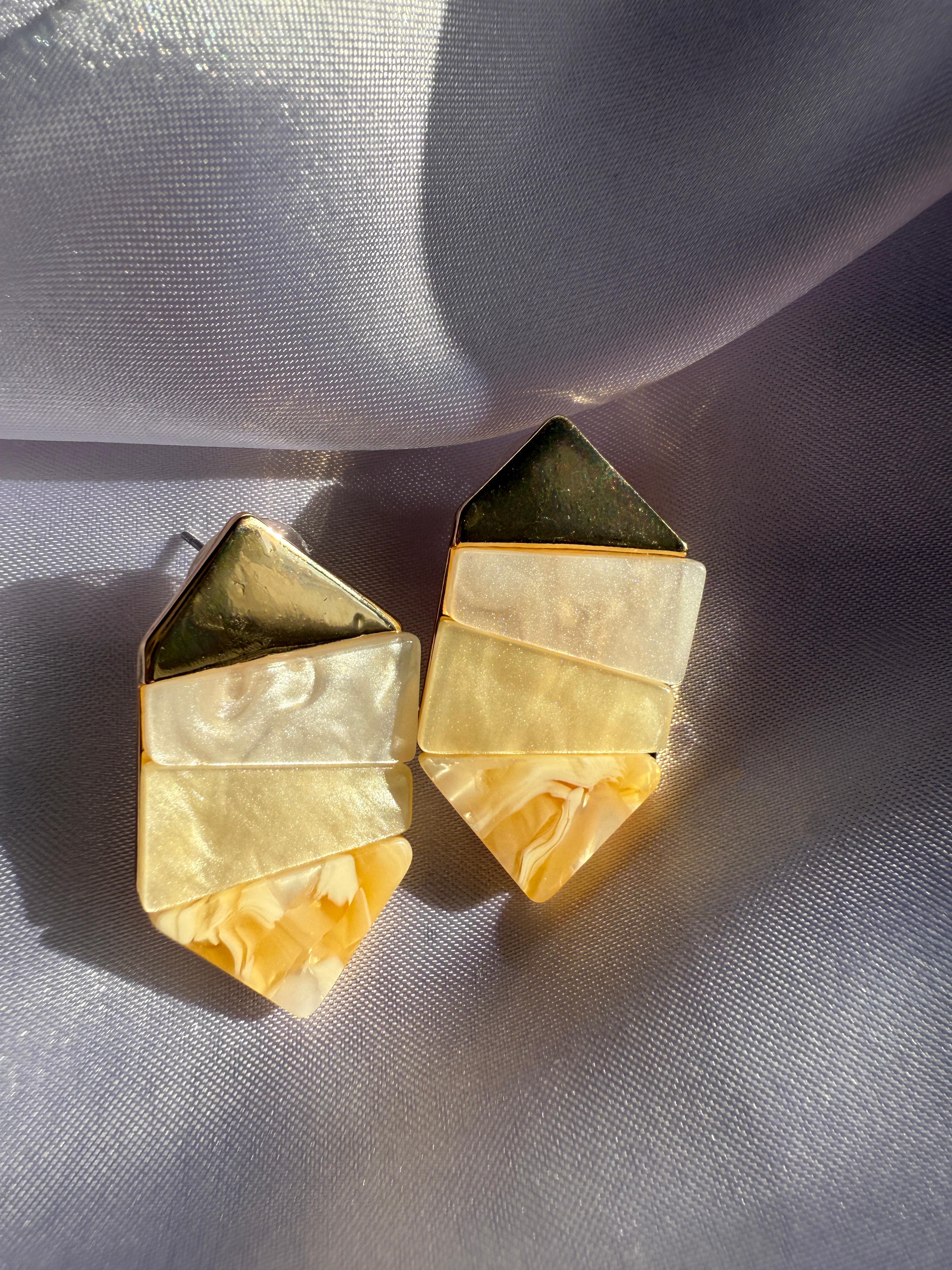 BUTTER YELLOW KÜPE