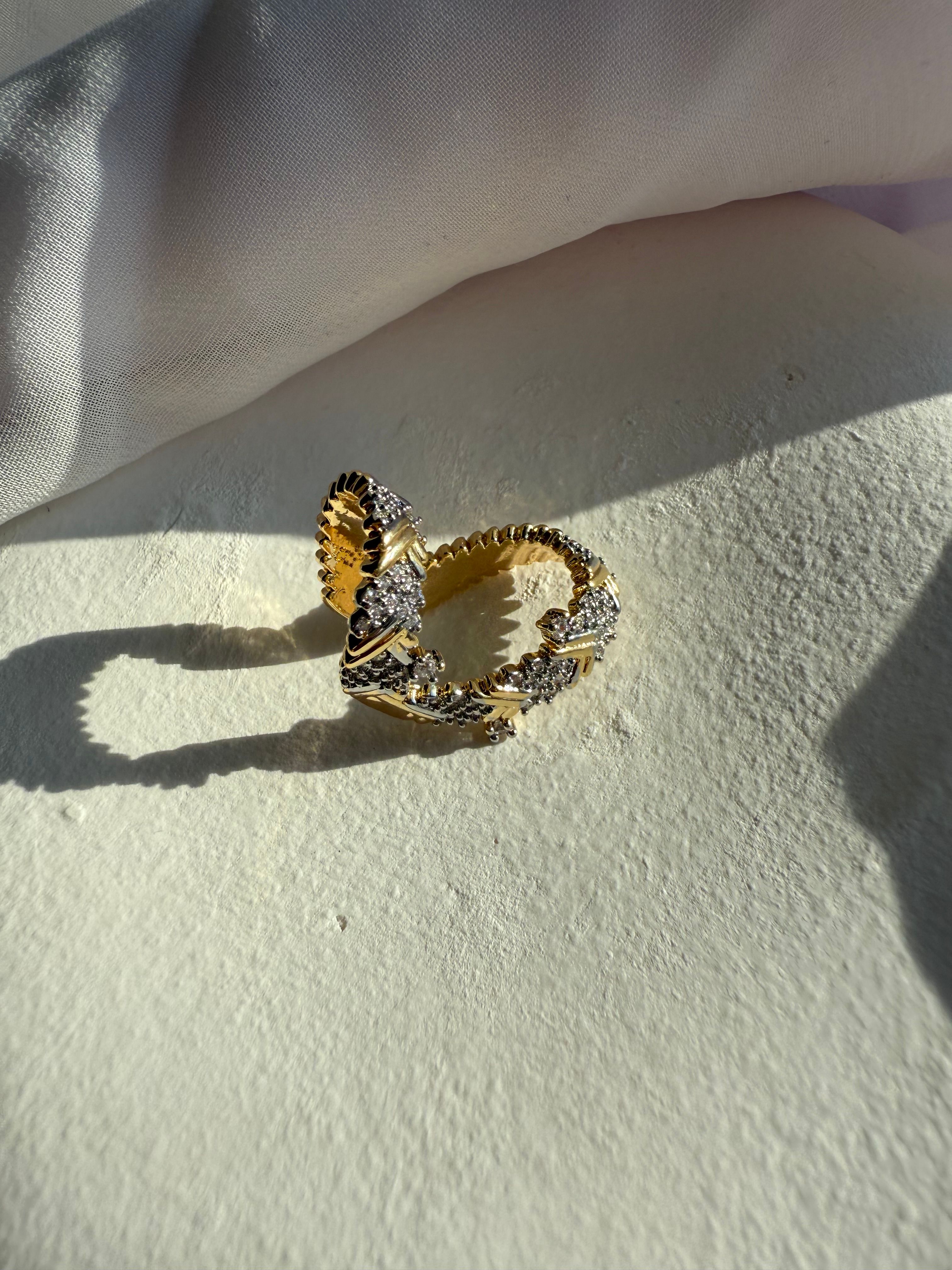 CELESTIAL CURVE EARCUFF