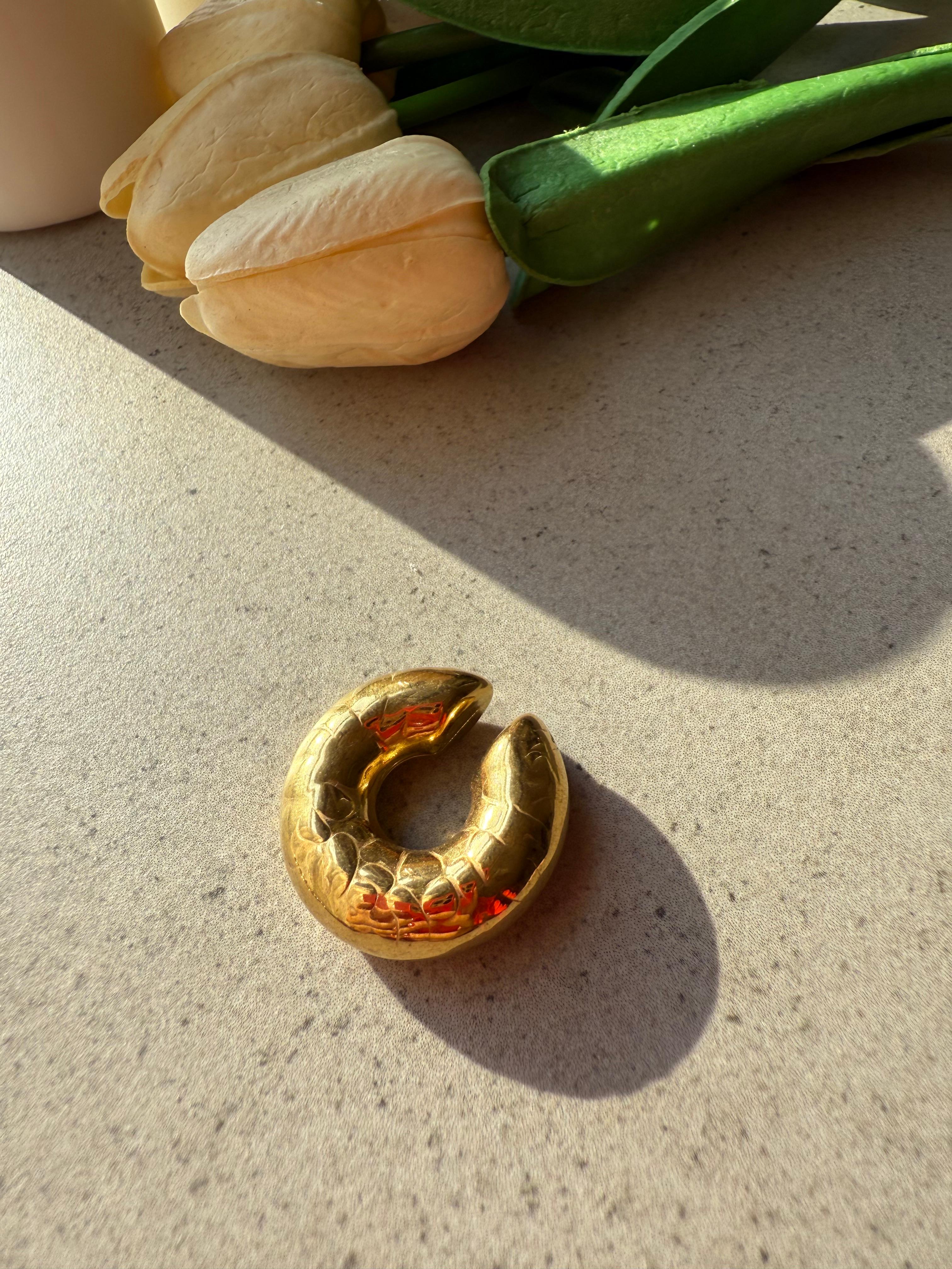GOLD BUBBLE EARCUFF KÜPE