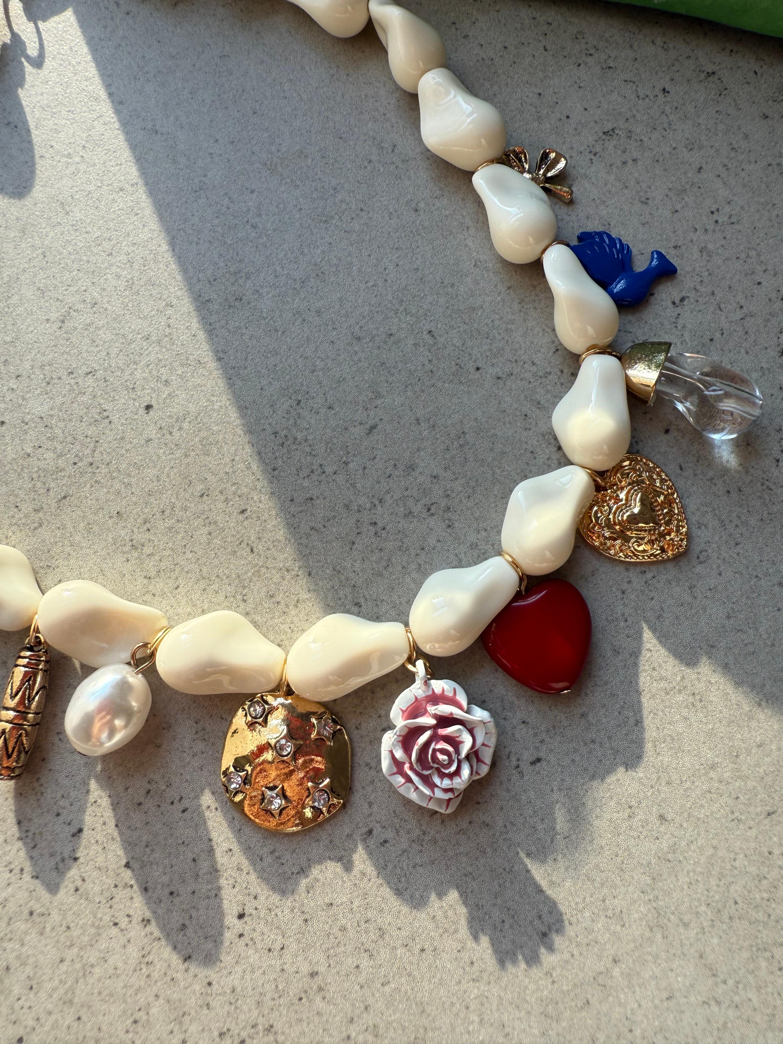 ROSE HEART KOLYE