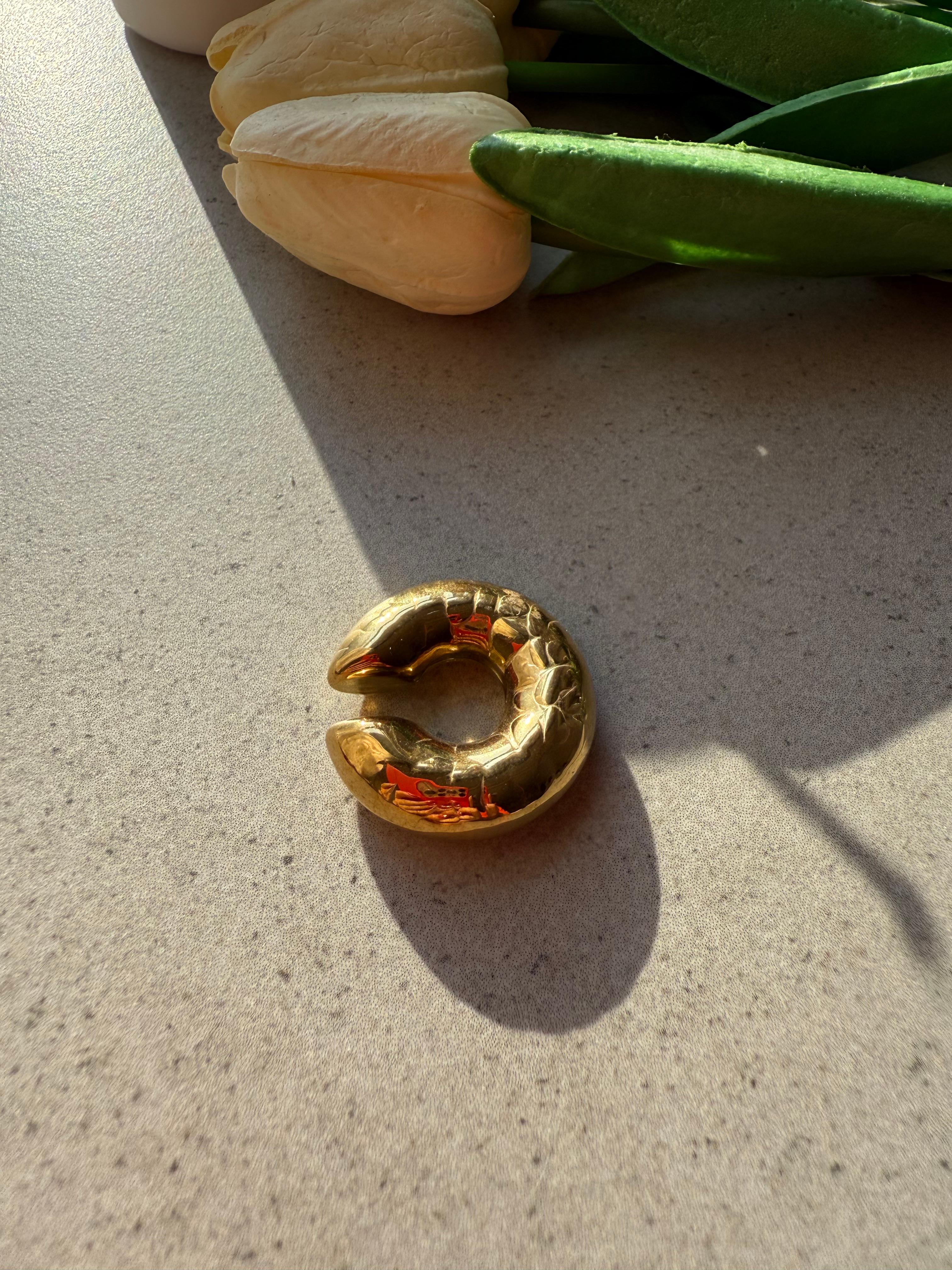 GOLD BUBBLE EARCUFF KÜPE