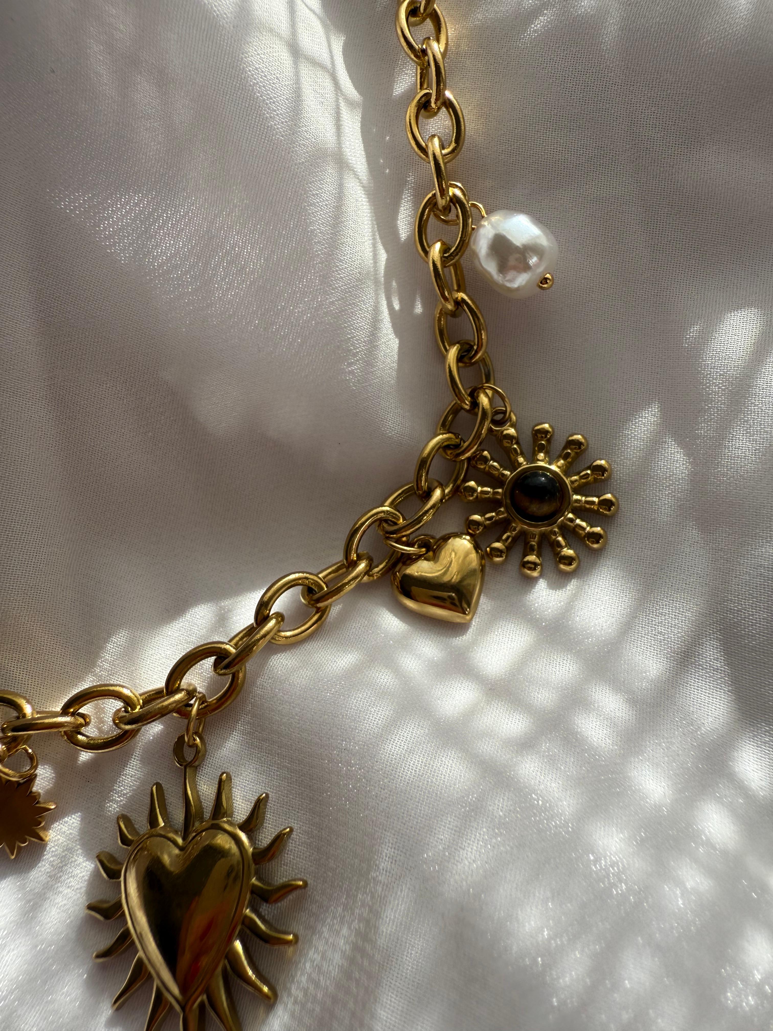 LOVE SUN CHARMLI KOLYE