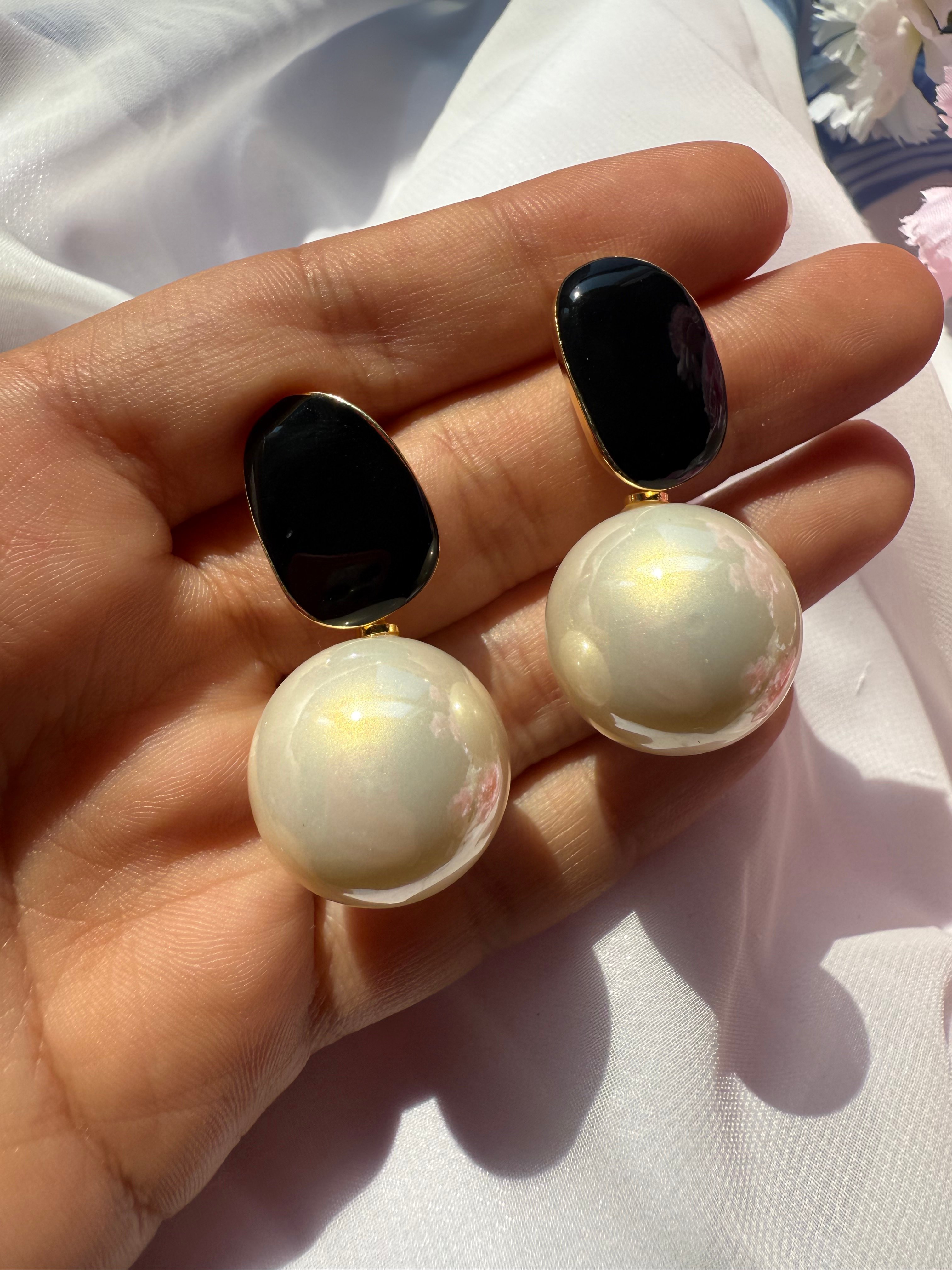 BLACK DOT KÜPE