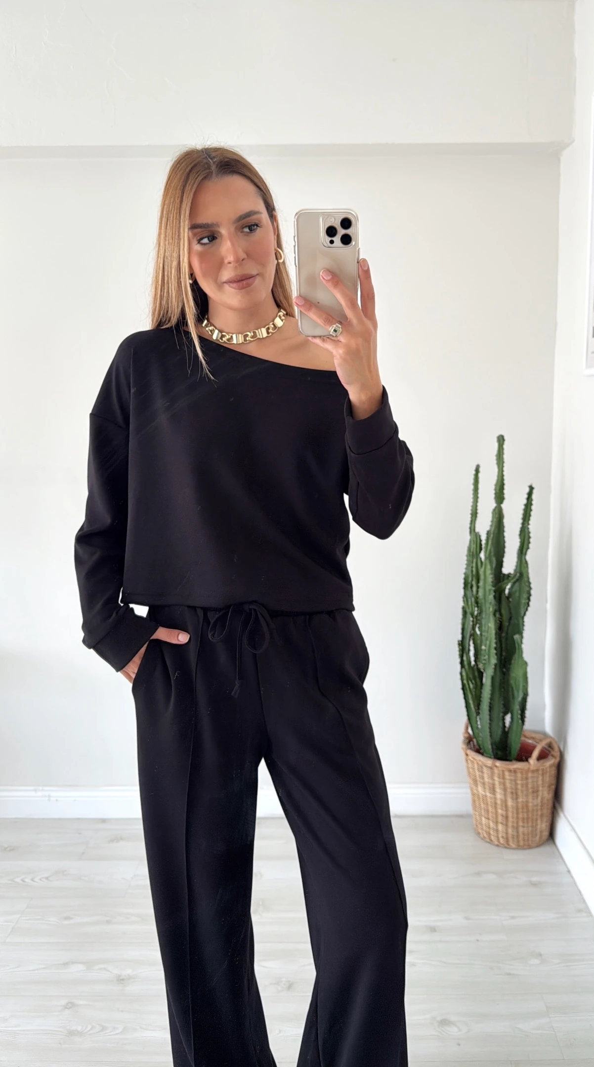 Kayık Yaka Modal Takım Siyah