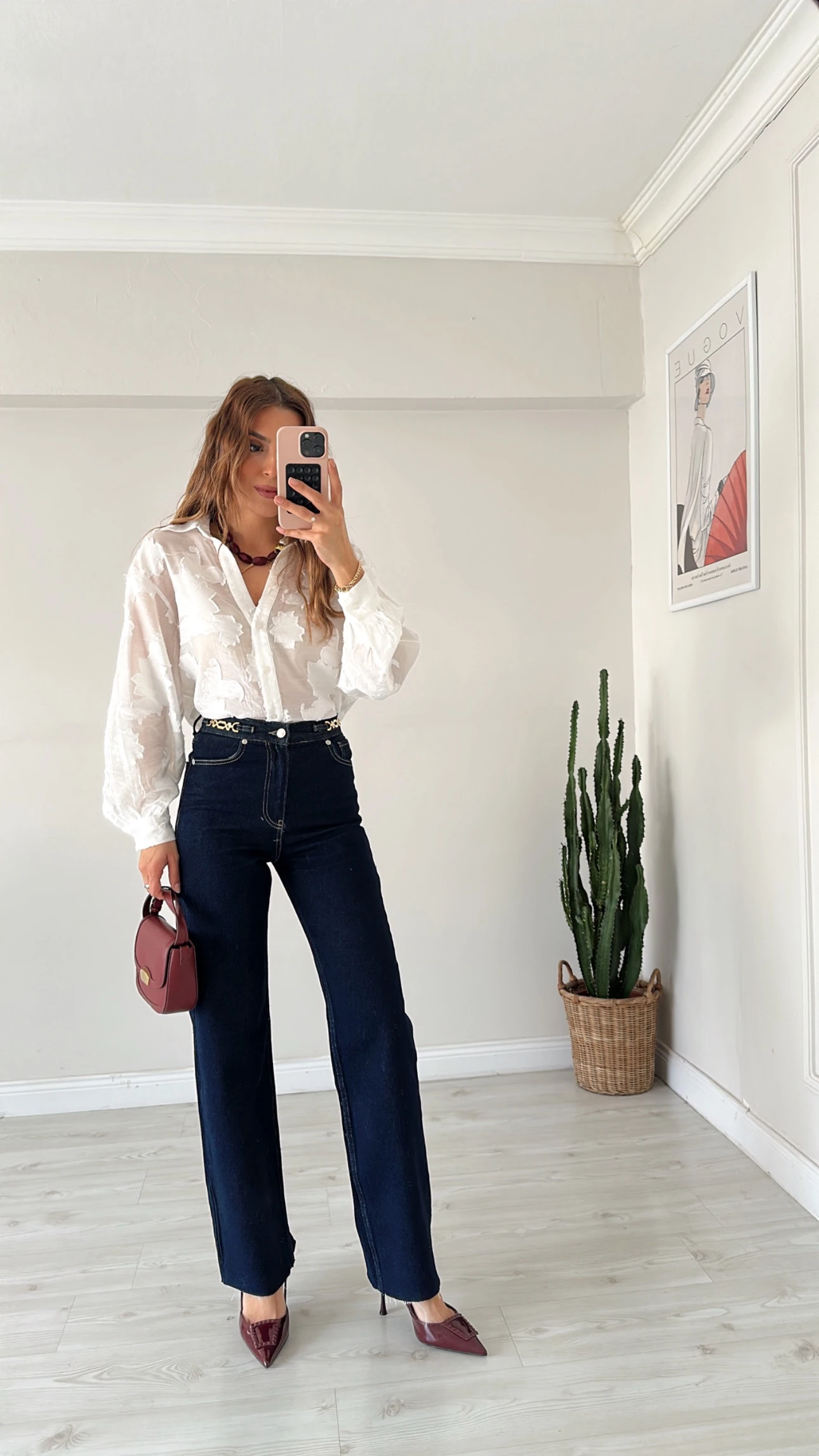 Gold Aksesuarlı Kesik Paça Jean