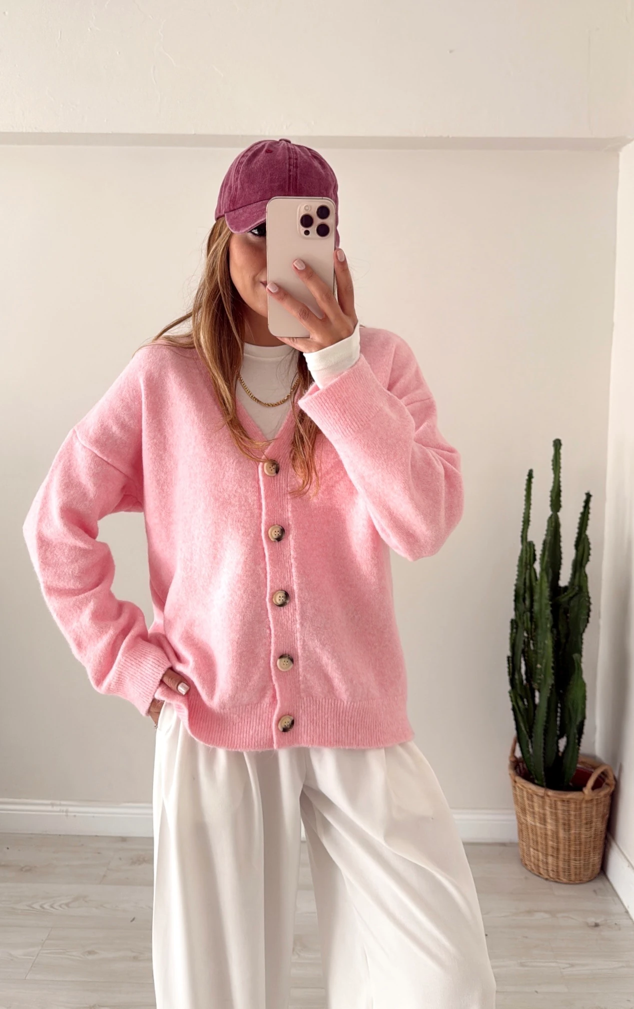 Düğmeli V Yaka Hırka Pembe